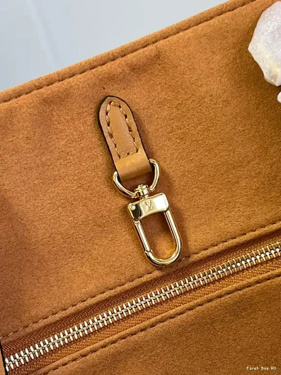 First bag ru VUITTON LOUIS GM ONTHEGO 0702